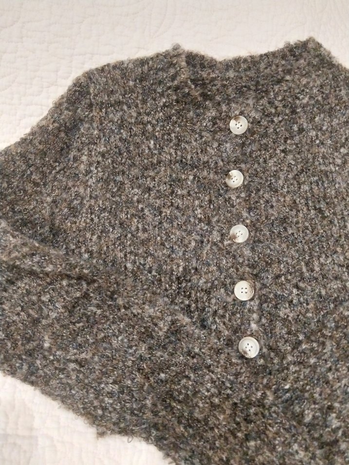 Düğmeli Kısa Kahverengi Kadın Hırka - Görsel 3