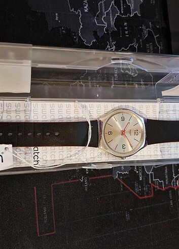  Beden Swatch saat az kullanılmış kutulu SS07S104 kodudur.