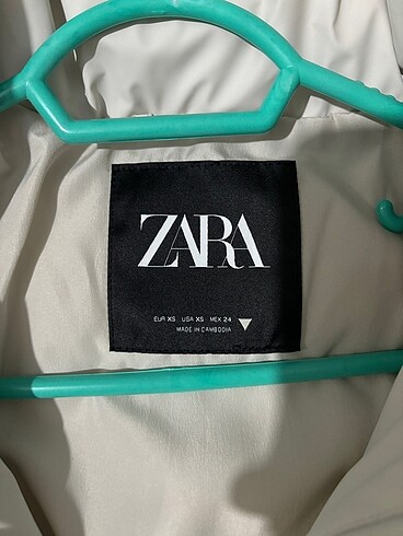 Zara Zara gri-krem kar montu