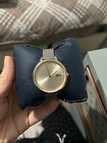 Lacoste jelatini üzerinde orijinal saat