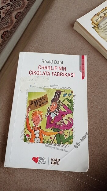 Charlinin cikolata fabrikasi