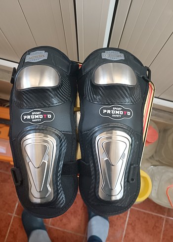 Gri Metal Motosiklet Diz Koruyucu - Görsel 4