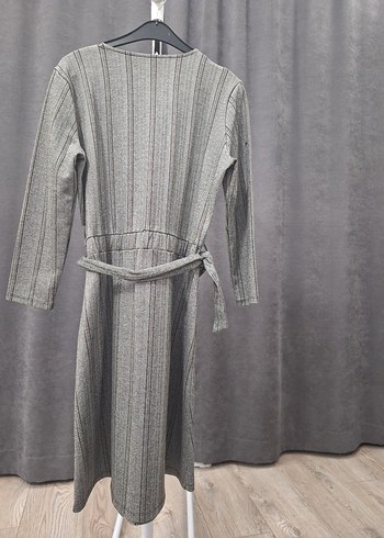 Gri Çizgili V Yaka Kemerli Mini Elbise - Görsel 3