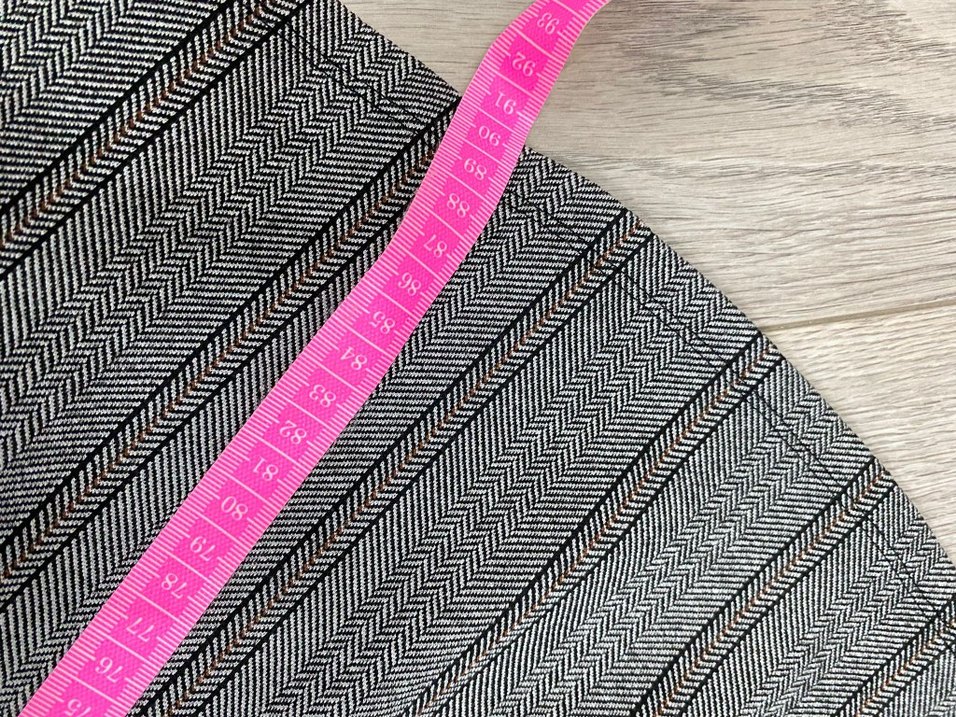 Gri Çizgili V Yaka Kemerli Mini Elbise - Görsel 5