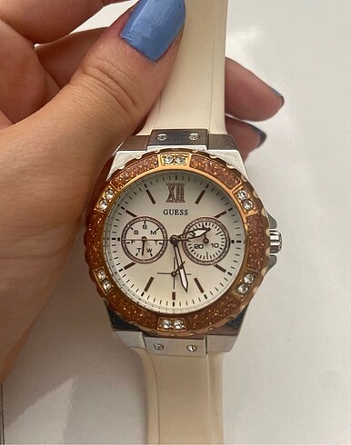 Guess Guess saat