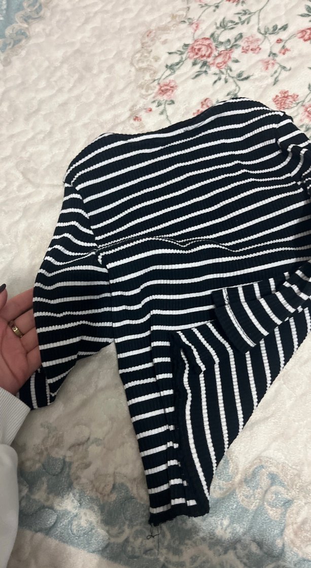 Kız Çocuk Siyah Beyaz Çizgili Uzun Kollu Triko - Görsel 4