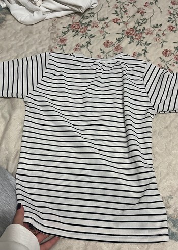 Kız Çocuk Beyaz Çizgili Fırfırlı Tişört - Görsel 3