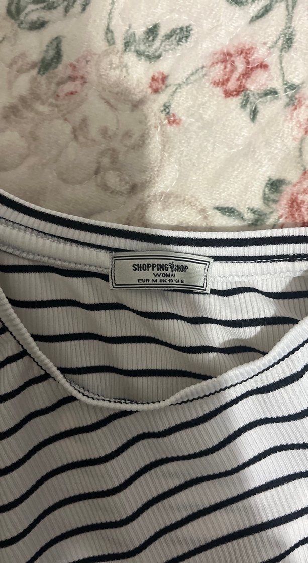 Kız Çocuk Beyaz Çizgili Fırfırlı Tişört - Görsel 2