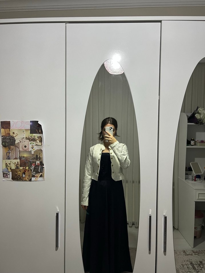 Düğmeli Beyaz Kadın Midi Blazer - Görsel 2