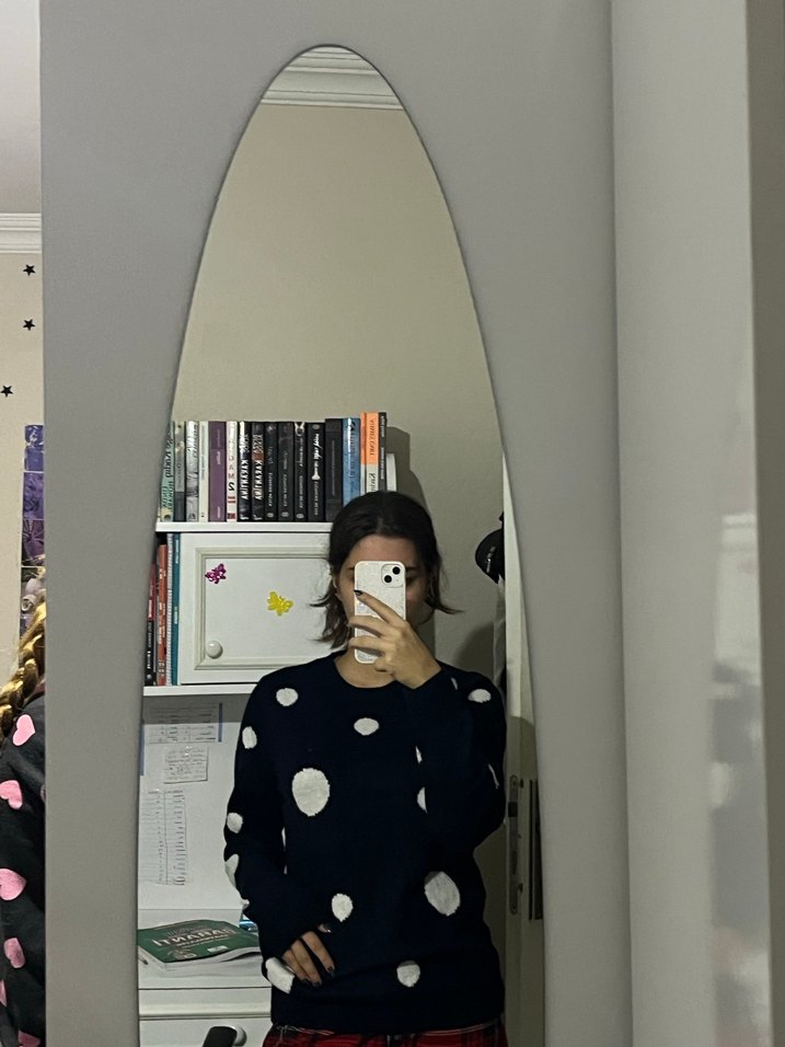 Kadın Siyah Puantiyeli Yüksek Yakalı Kazak - Görsel 2