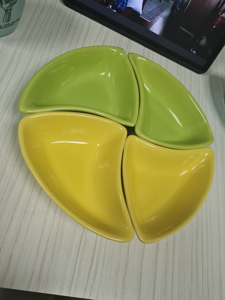 Sarı ve Yeşil Modern Bölmeli Servis Tabağı - Görsel 2