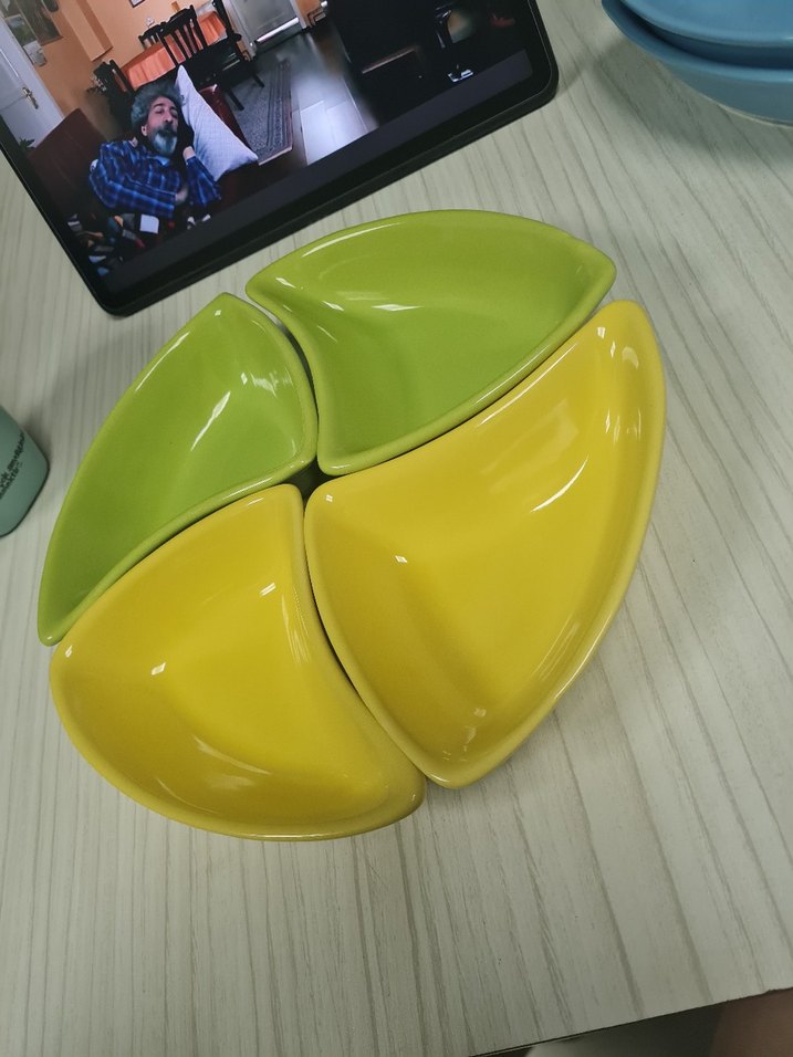 Sarı ve Yeşil Modern Bölmeli Servis Tabağı - Görsel 3