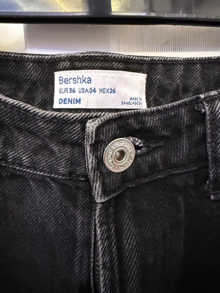 Siyah Kemerli Rahat Kesim Kadın Kot Pantolon - Görsel 3