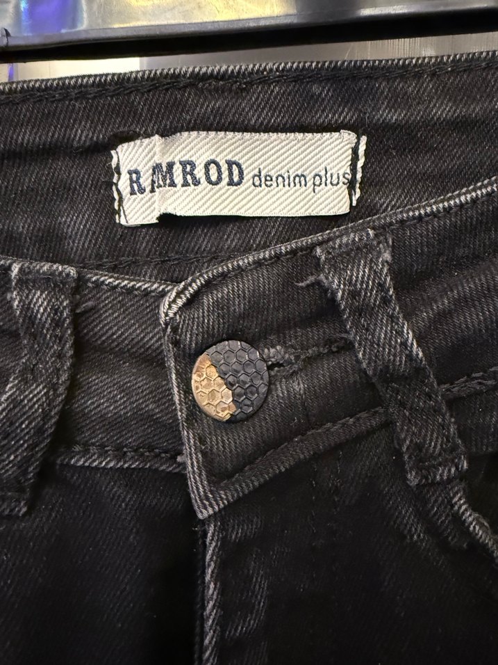 Kadın Siyah Midi Boy Regular Fit Kot Pantolon - Görsel 3