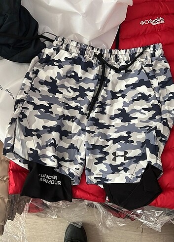 UNDER ARMOUR TAYTLI ŞORT MODELİ