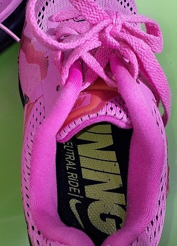 37 Beden pembe Renk Orjinal Nike 