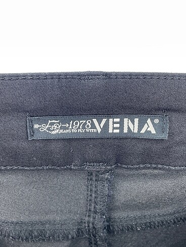 29 Beden siyah Renk Vena Jean / Kot %70 İndirimli.