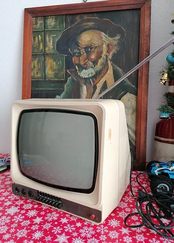 Beyaz Retro Monitör tv
ÜRÜNÜ SATIN ALMAYINIZ  - Görsel 2