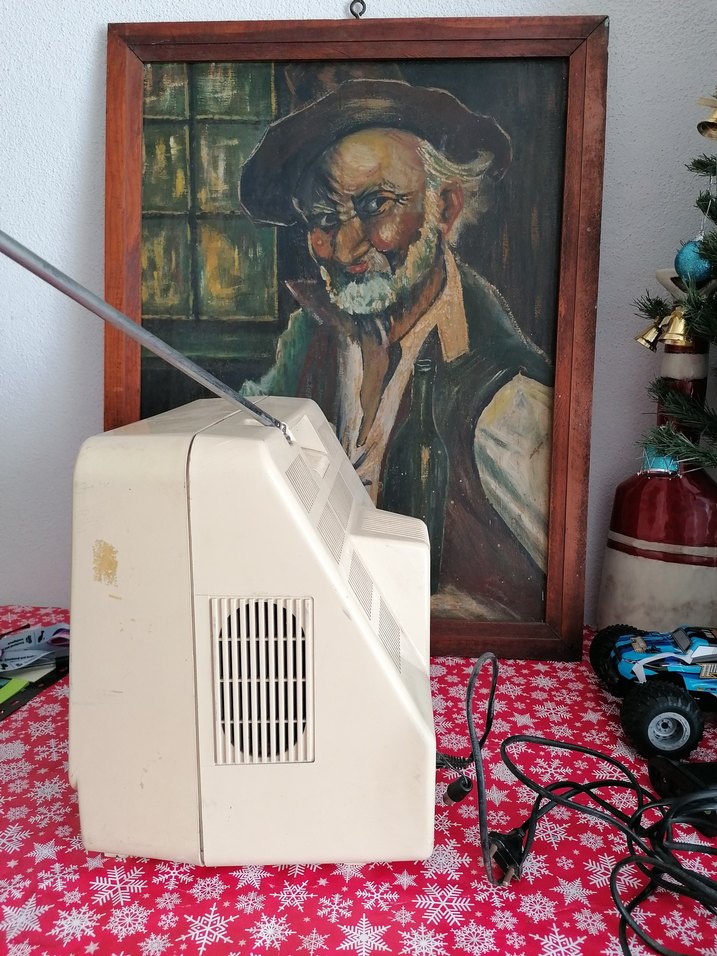 Beyaz Retro Monitör tv
ÜRÜNÜ SATIN ALMAYINIZ  - Görsel 3