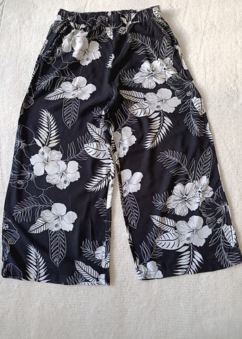 Defacto Siyah Çiçek Desenli Salaş Midi Kumaş Pantolon