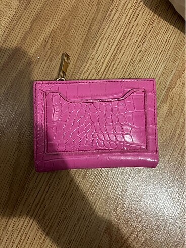 Pembe cüzdan
