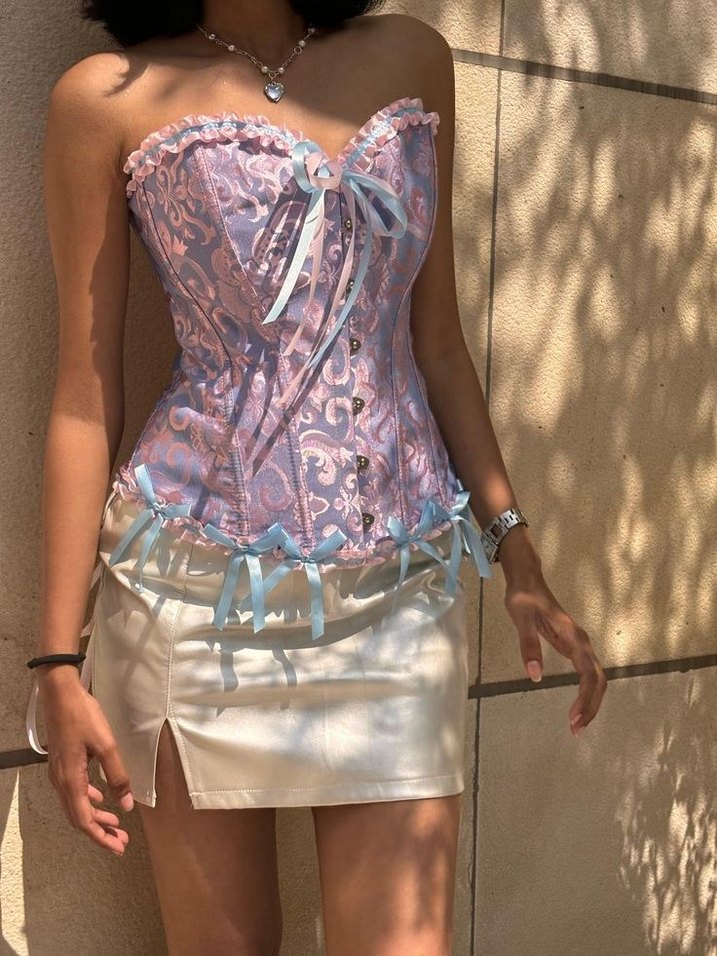 lila korse bustiyer pinterest stil - Görsel 4