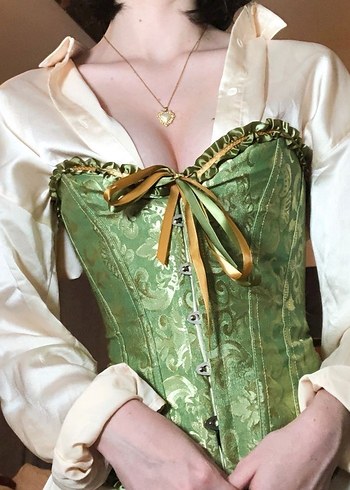 yesil korse bustiyer pinterest stil - Görsel 5