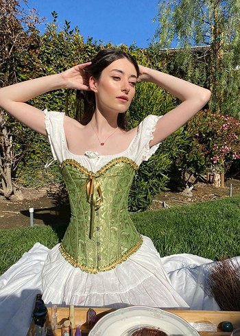 yesil korse bustiyer pinterest stil - Görsel 4