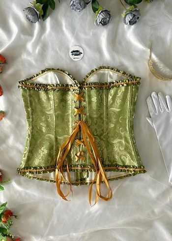 pinterest stil yesil korse bustiyer - Görsel 5