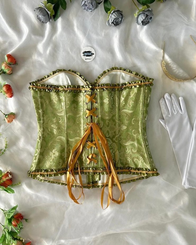 pinterest stil yesil korse bustiyer - Görsel 5