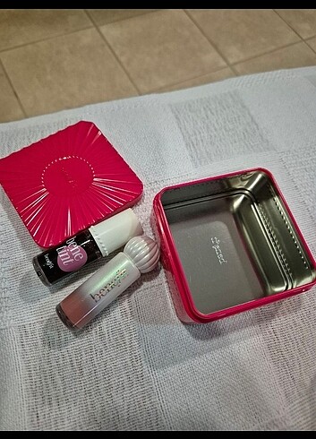 Benefit Cosmetics benefit the tint crew