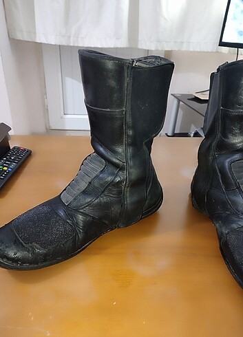 Kislik motosiklet botu suya dayaniklidir. - Görsel 3