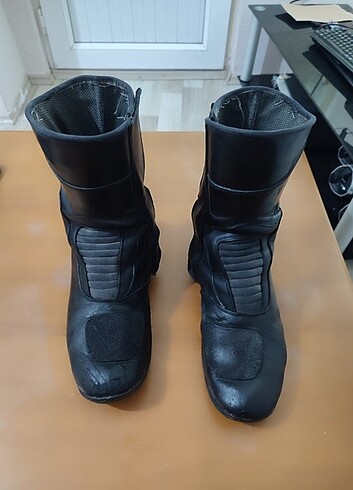 Kislik motosiklet botu suya dayaniklidir. - Görsel 4