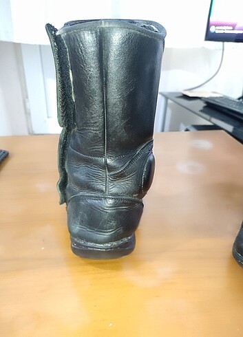 Kislik motosiklet botu suya dayaniklidir. - Görsel 6