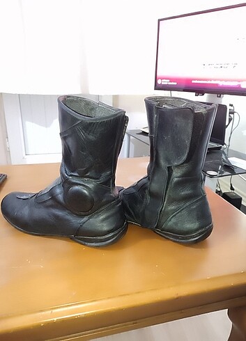 Kislik motosiklet botu suya dayaniklidir. - Görsel 8