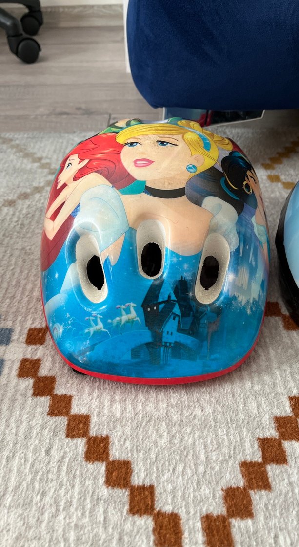 Renkli Pop Kültür Baskılı Çocuk Kaskları - Görsel 2