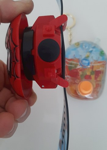 Renkli Örümcek Adam Temalı Plastik Bileklik ve Su Oyunu - Görsel 3