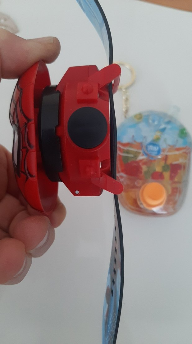 Renkli Örümcek Adam Temalı Plastik Bileklik ve Su Oyunu - Görsel 3