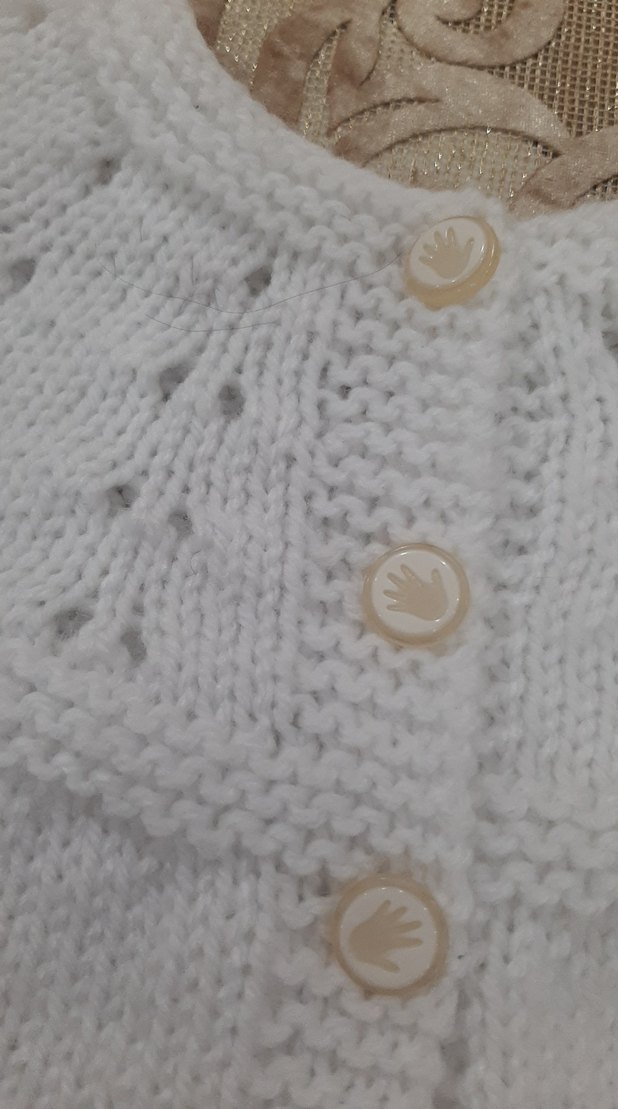 Kız Çocuk Beyaz Örgü Kolsuz Hırka - Görsel 2
