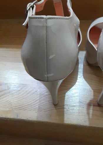 Beyaz Rugan Stiletto Tokalı Abiye Ayakkabı - Görsel 6