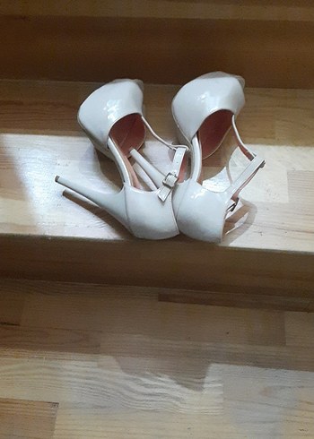 Beyaz Rugan Stiletto Tokalı Abiye Ayakkabı - Görsel 5