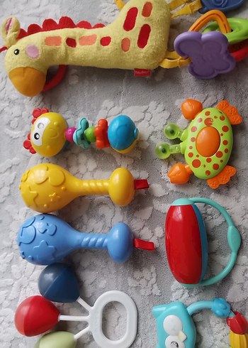 Renkli Bebek Diş Kaşıyıcı ve Çıngırak Seti