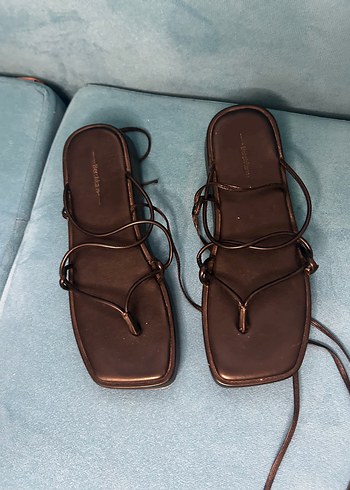 Bershka Siyah Suni Deri Kadın Uzun İpli Sandalet