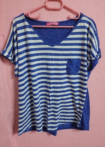 Mavi Çizgili V Yakalı Kadın Tişört - Görsel 2