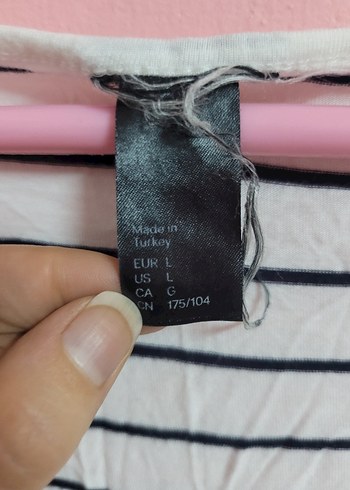 Düğmeli Beyaz Çizgili Kadın Tişört - Görsel 3