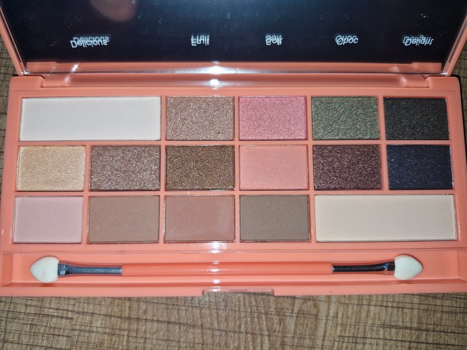 Revolution chocolate and peaches far paleti - Görsel 2