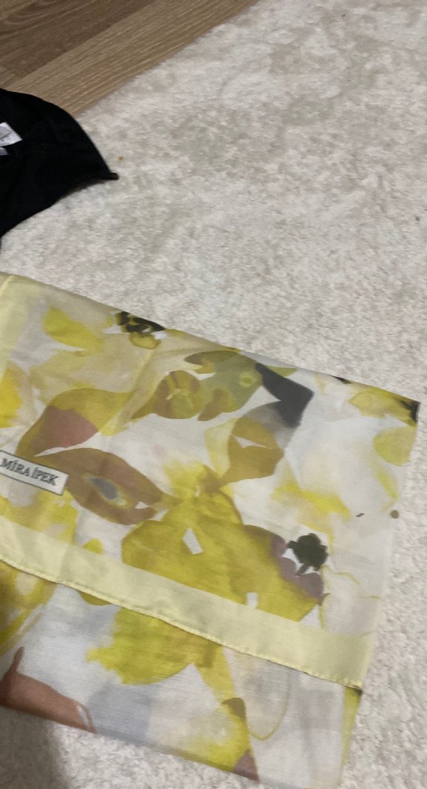 Sarı Baskılı Kadın Şal MiRAiPEK - Görsel 3