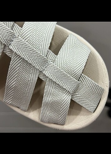 Zara sandalet 37 38 olur 