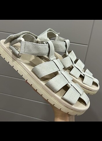 Zara Zara sandalet 37 38 olur 
