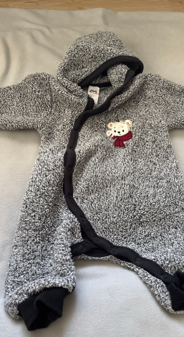 Gri Örgü Erkek Bebek Tulumu - Görsel 2